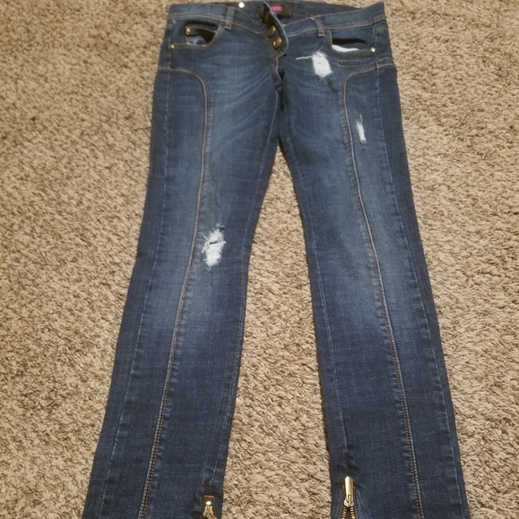 Versace verus jeans